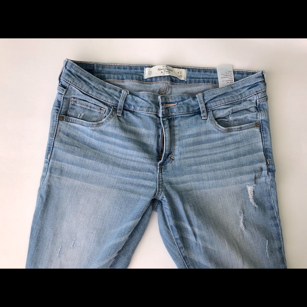 ABERCROMBIE Alyssa Light Wash Distressed Petite Skinny Jeans Size 12 / 31 Short - Picture 2 of 10